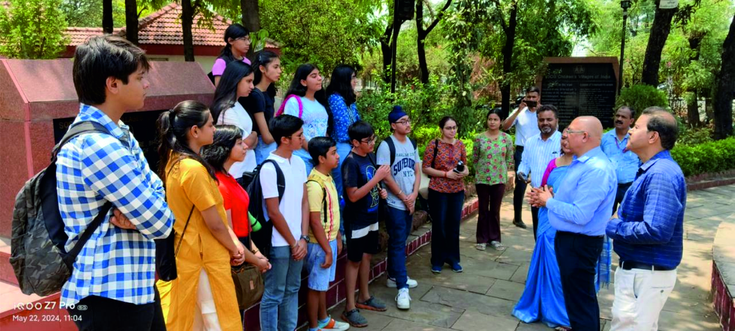 Students in discussion during TARUN